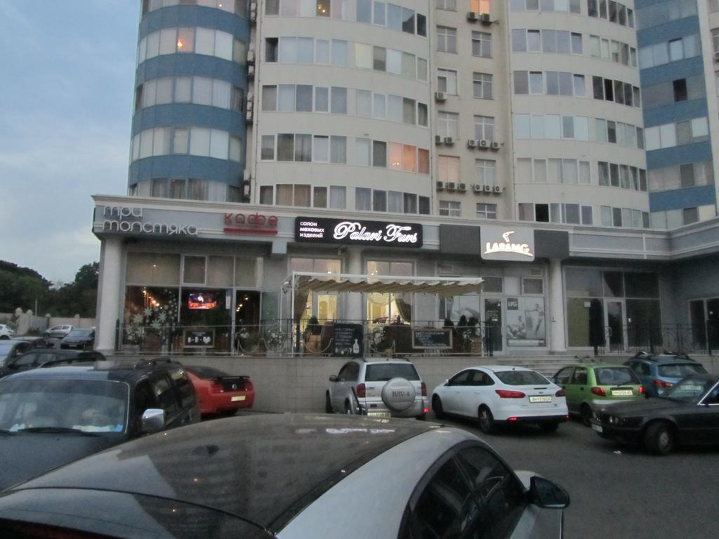 Apartments On Henuezskaya 5 Odessa Exterior foto