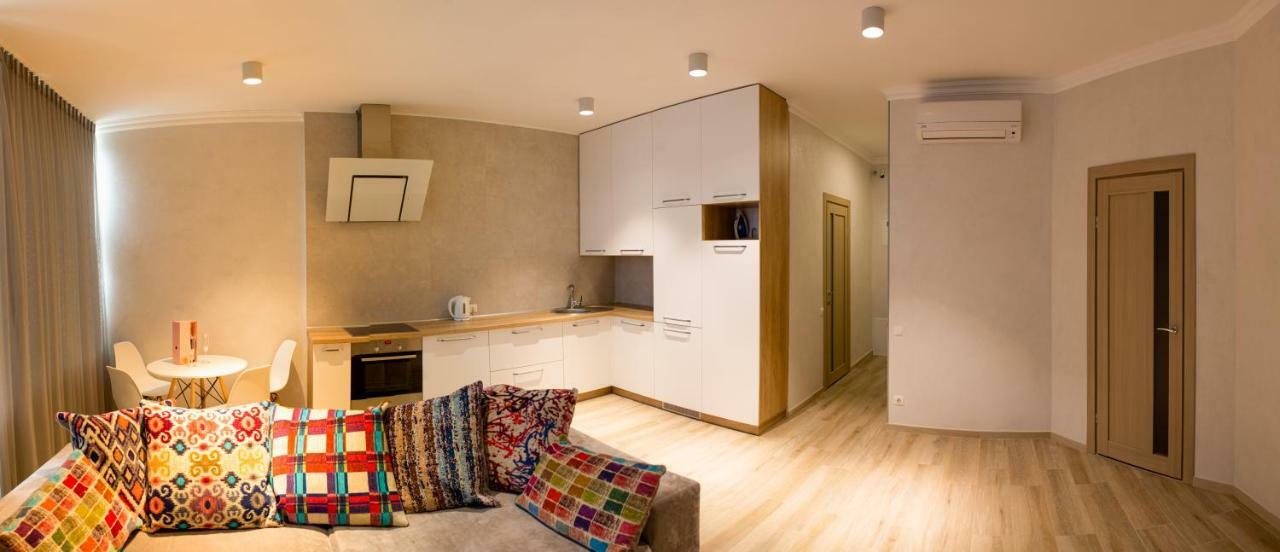 Apartments On Henuezskaya 5 Odessa Exterior foto